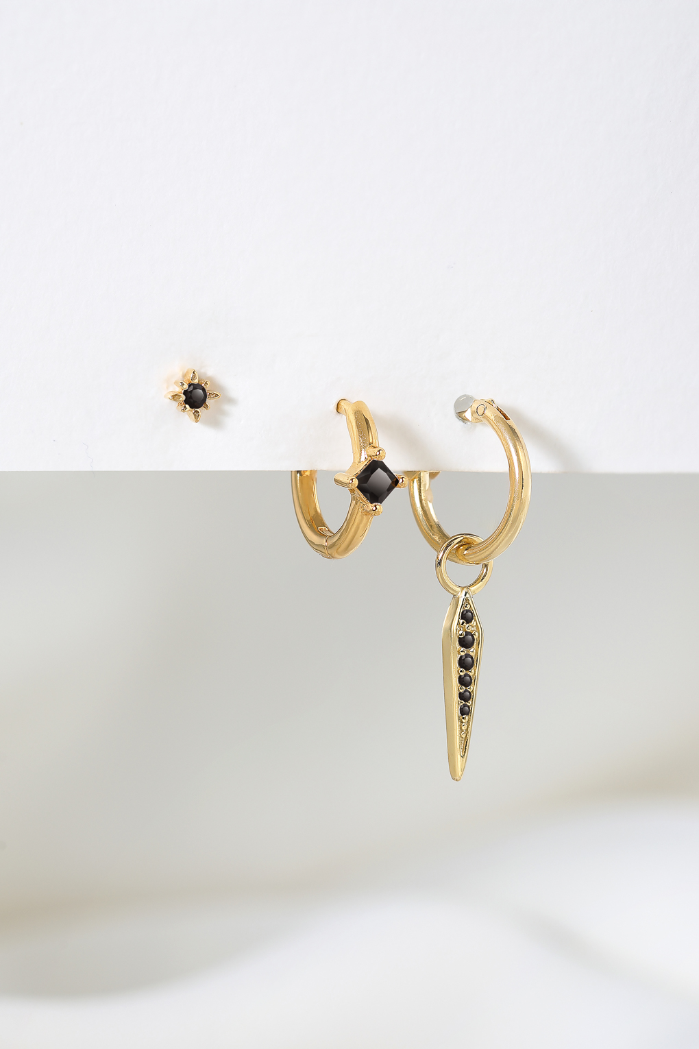 boucles Lexy set noir doré de Shlomit Ofir