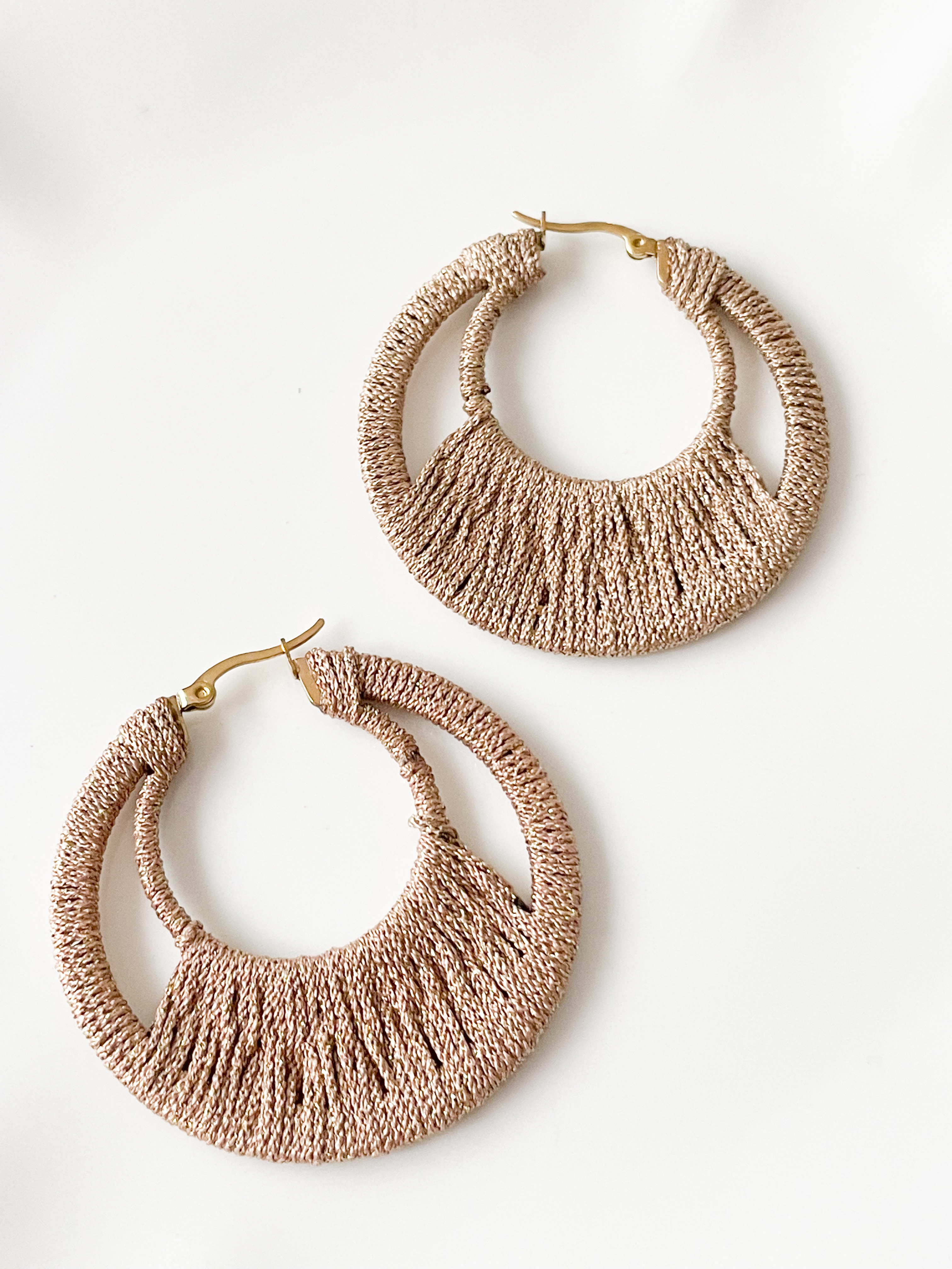Boucles Sky taupe paillettes doré