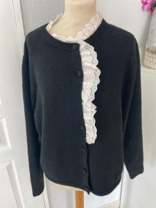 pull gilet Jubylee noir dentelle blanche 42/46