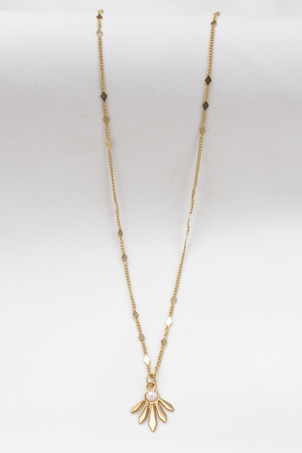 collier Didi blanc doré de Shlomit Ofir
