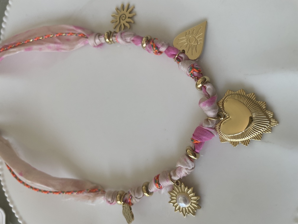 collier ex voto rose