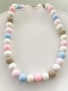 collier bonbon pastel