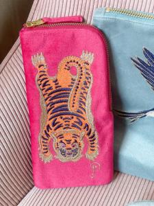 étui à lunettes tigre brodé