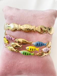 Bracelet jonc poissons colorés doré