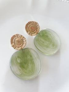 Boucles Marguerite kaki doré