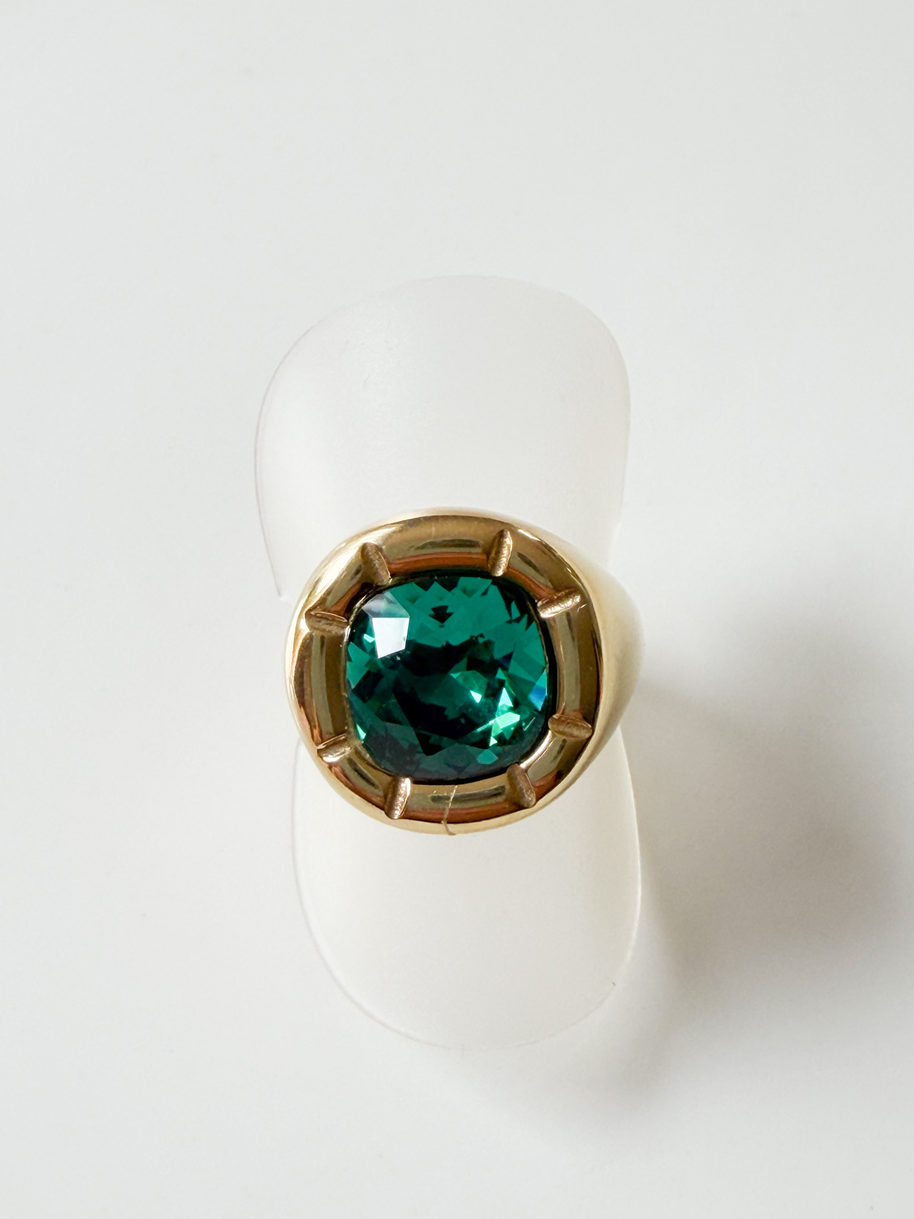 Bague cristal carré vert doré