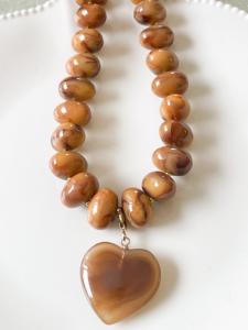 collier coeur marron doré