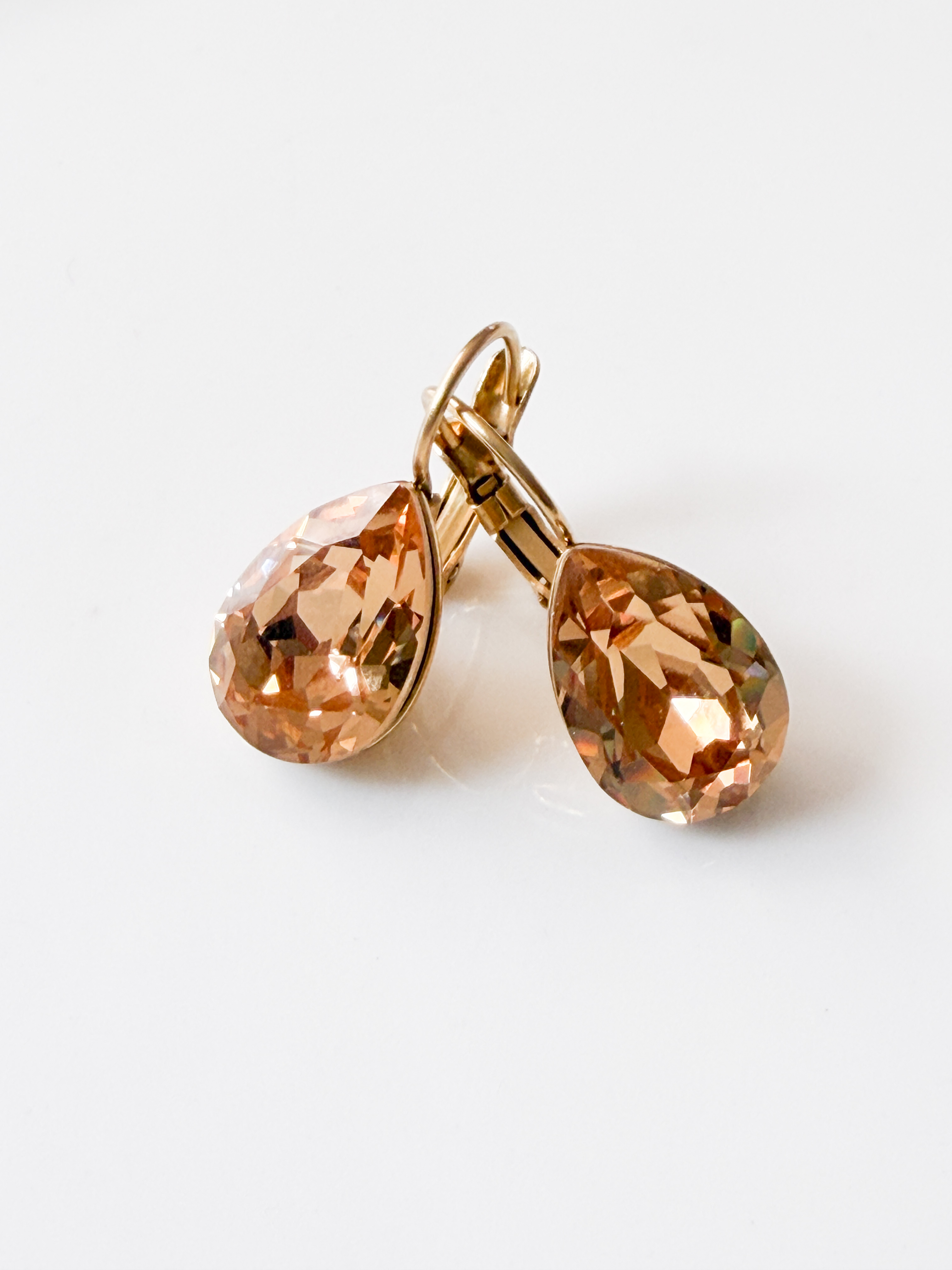 Boucles cristal goutte beige doré