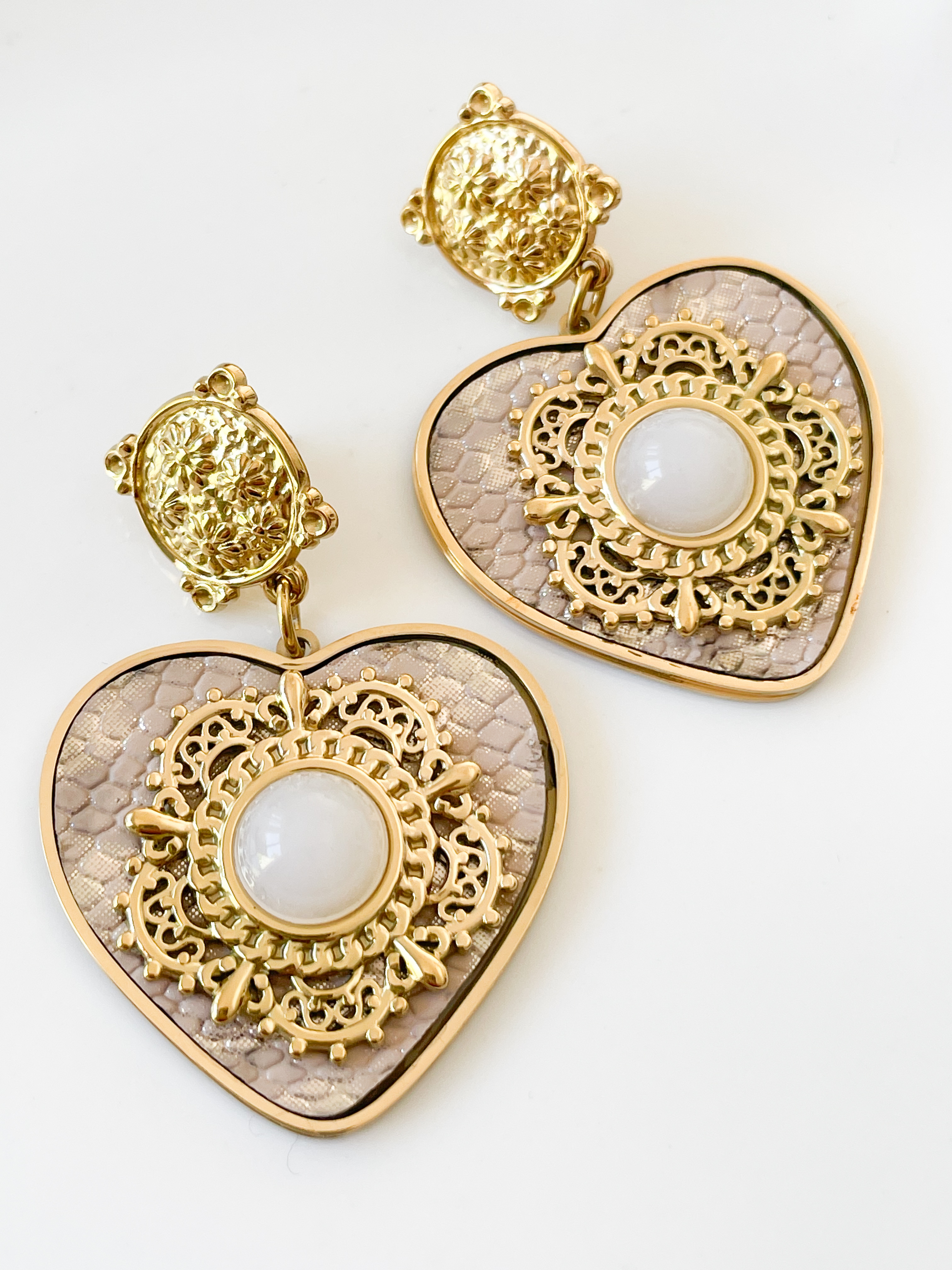 Boucles coeur fleur beige doré