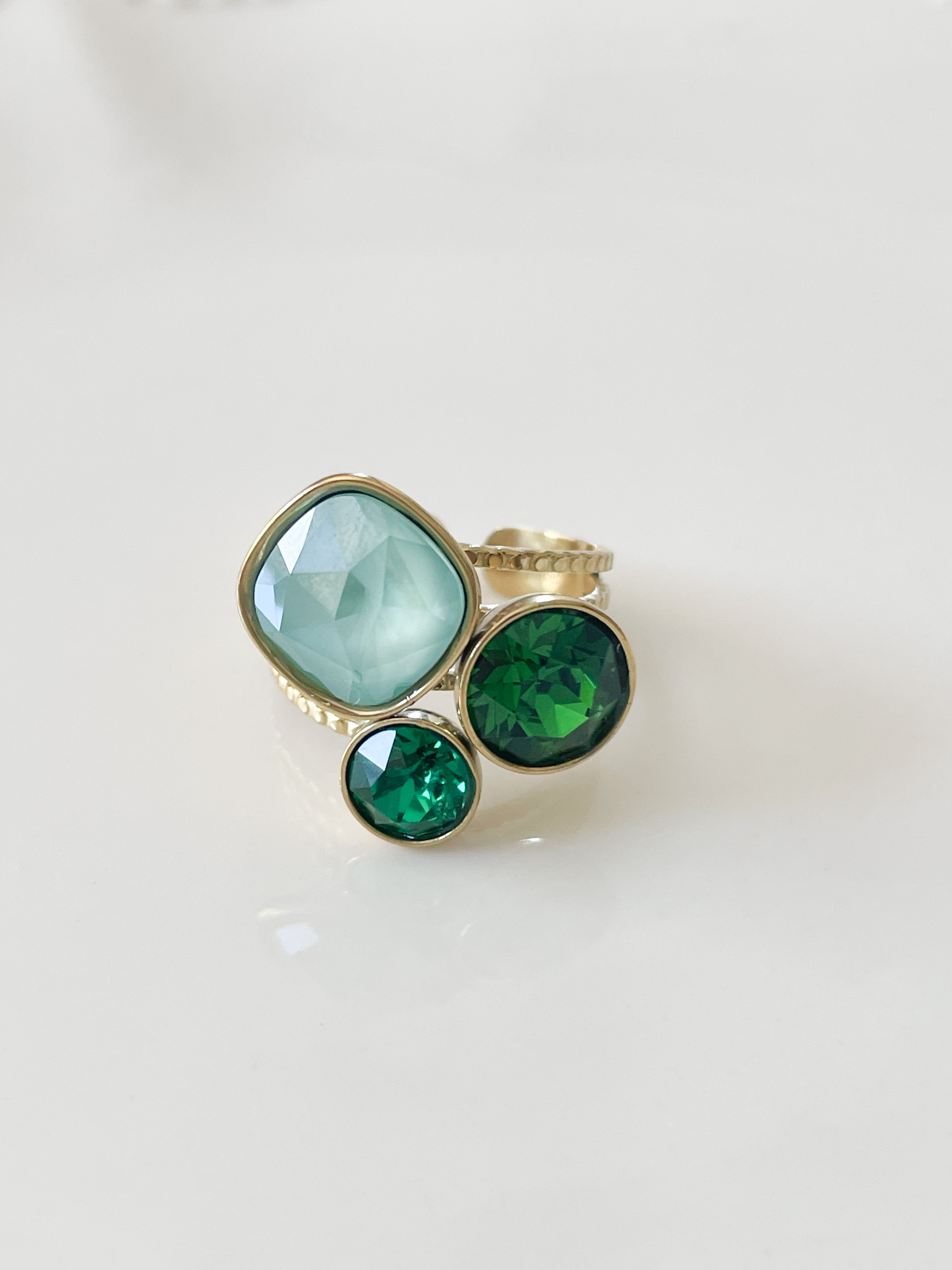 Bague cristal turquoise vert sapin doré
