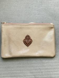 pochette cuir doré ex voto Mandalita