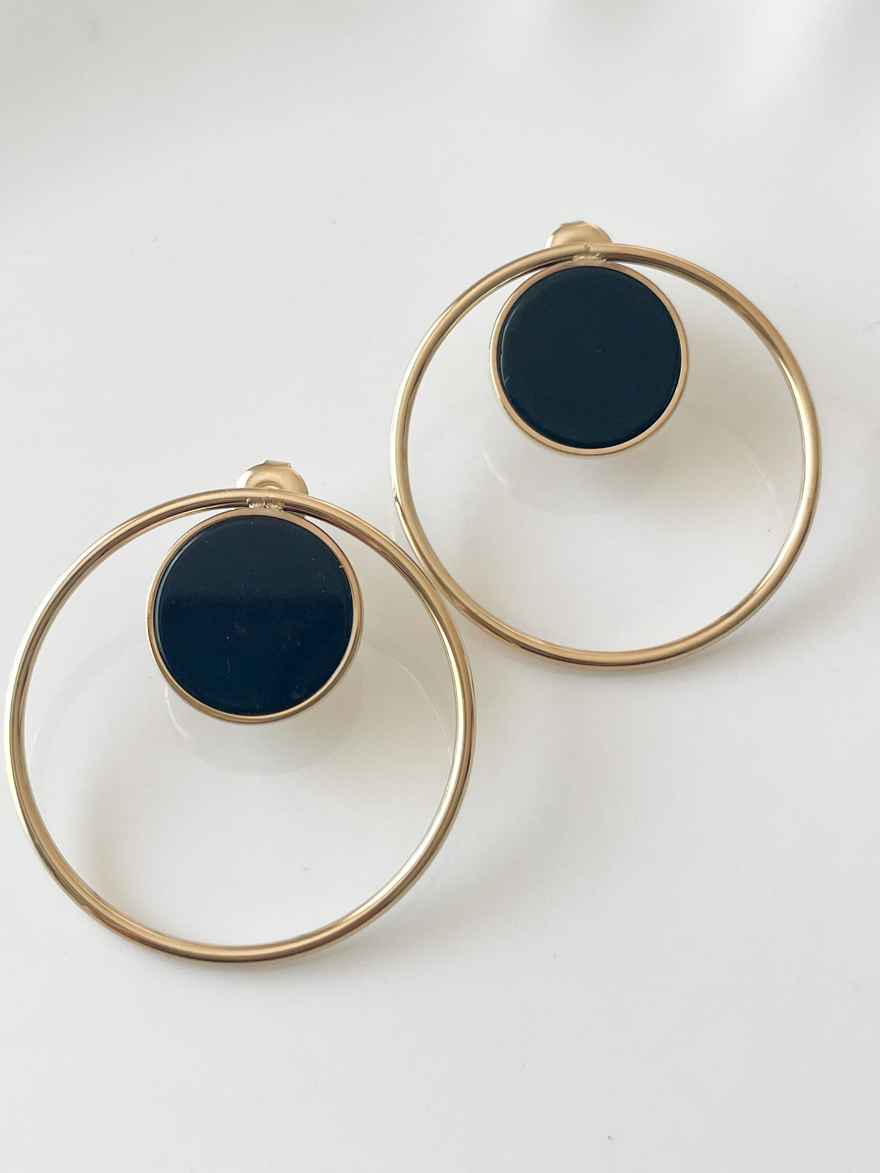 Boucles cercles pierre noir doré