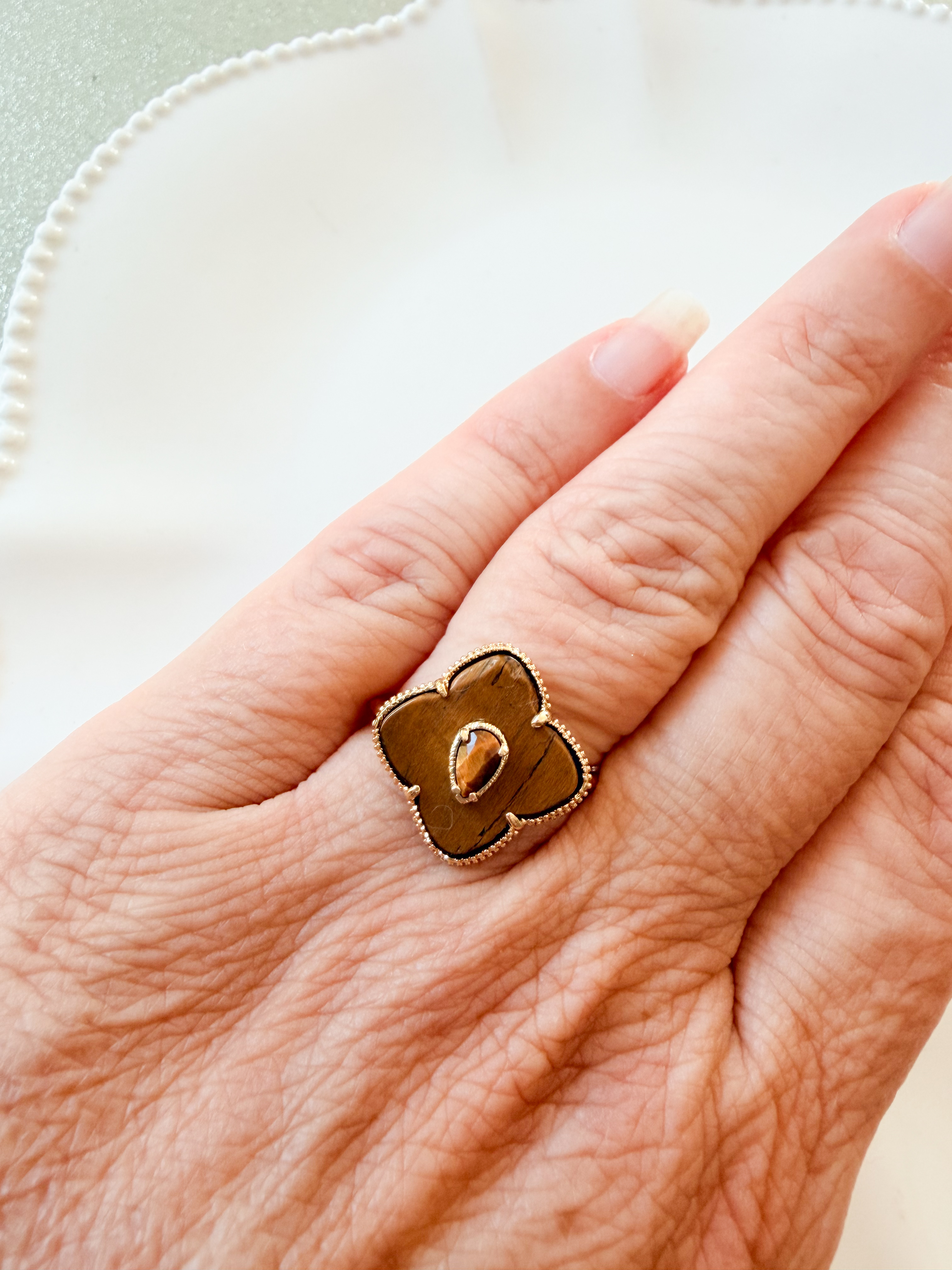 Bague pierre fleur marron doré 
