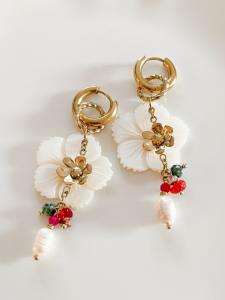 Boucles créoles fleur nacre doré