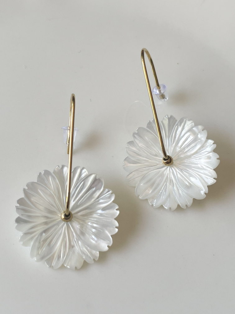 boucles fleurs nacre doré