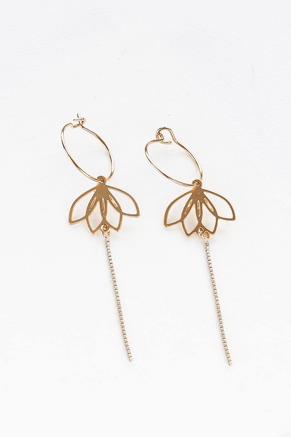 boucles Lotus créoles doré de Shlomit Ofir