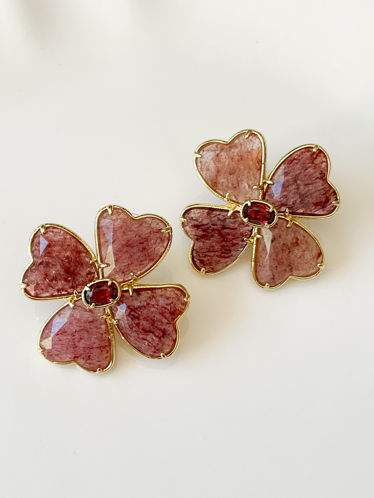 Boucles pierres fleurs roses doré