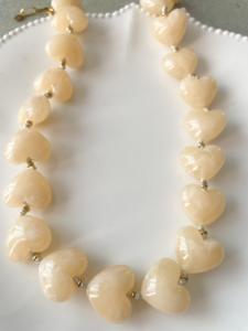 Collier Michelle coeur beige doré