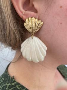 boucles coquillage beige doré