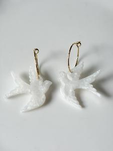 Boucles Hirondelle nacré blanc doré