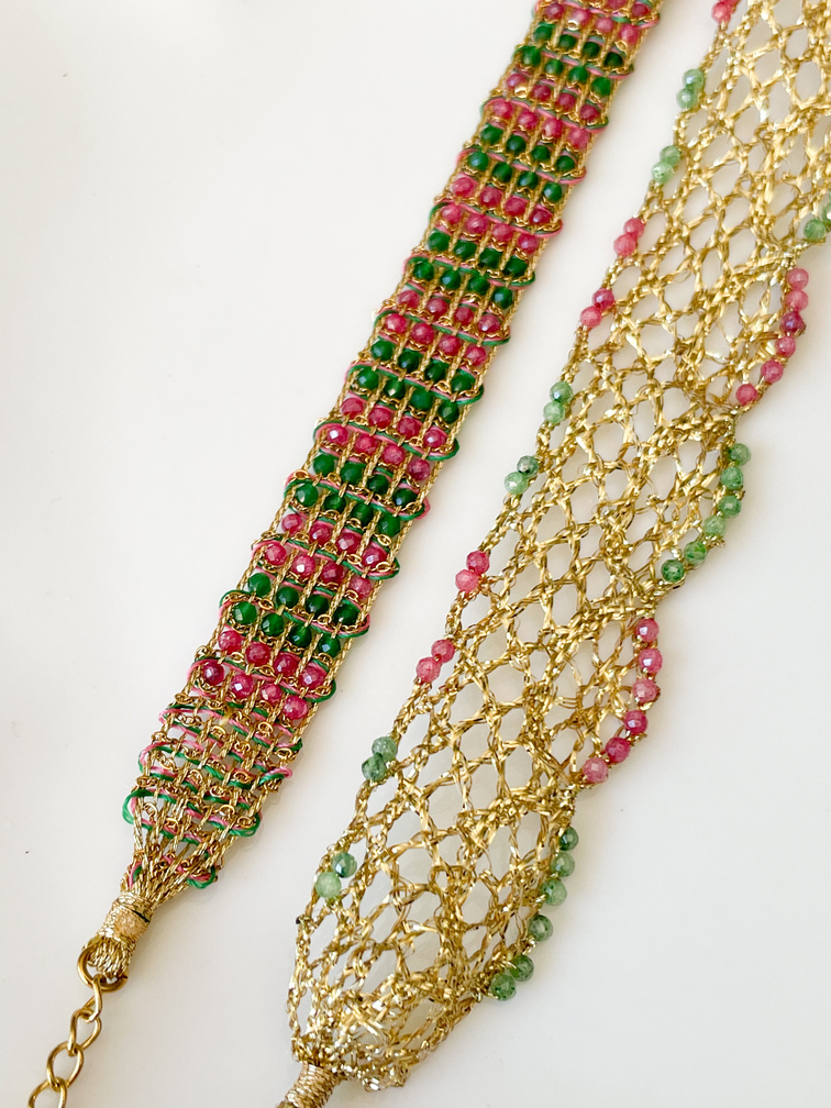 Bracelet perles brodées vert rose doré