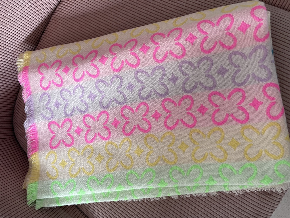 Foulard étole fleurs fluo