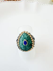 Bague pierre Betty vert doré noir