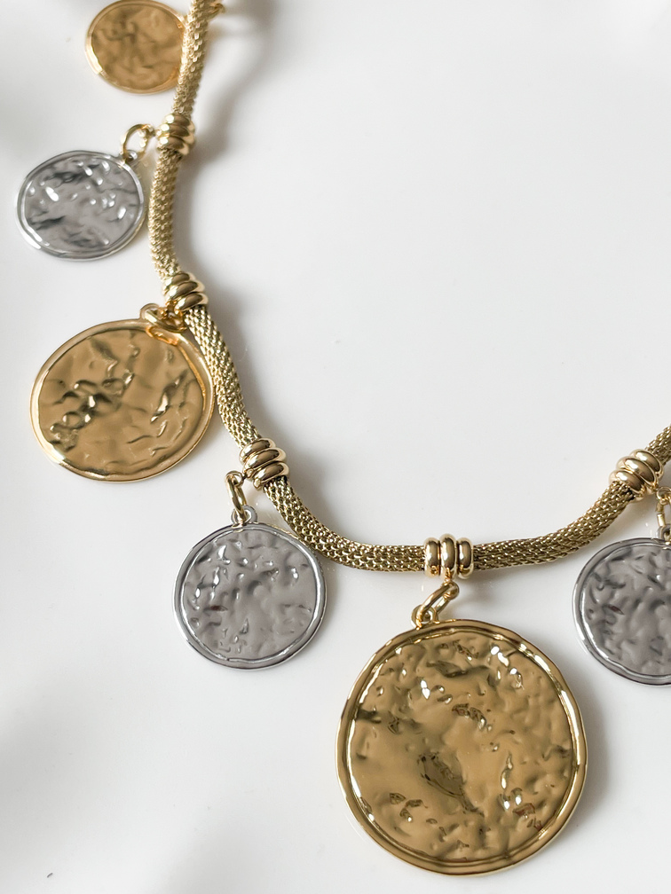 Collier médailles doré argenté