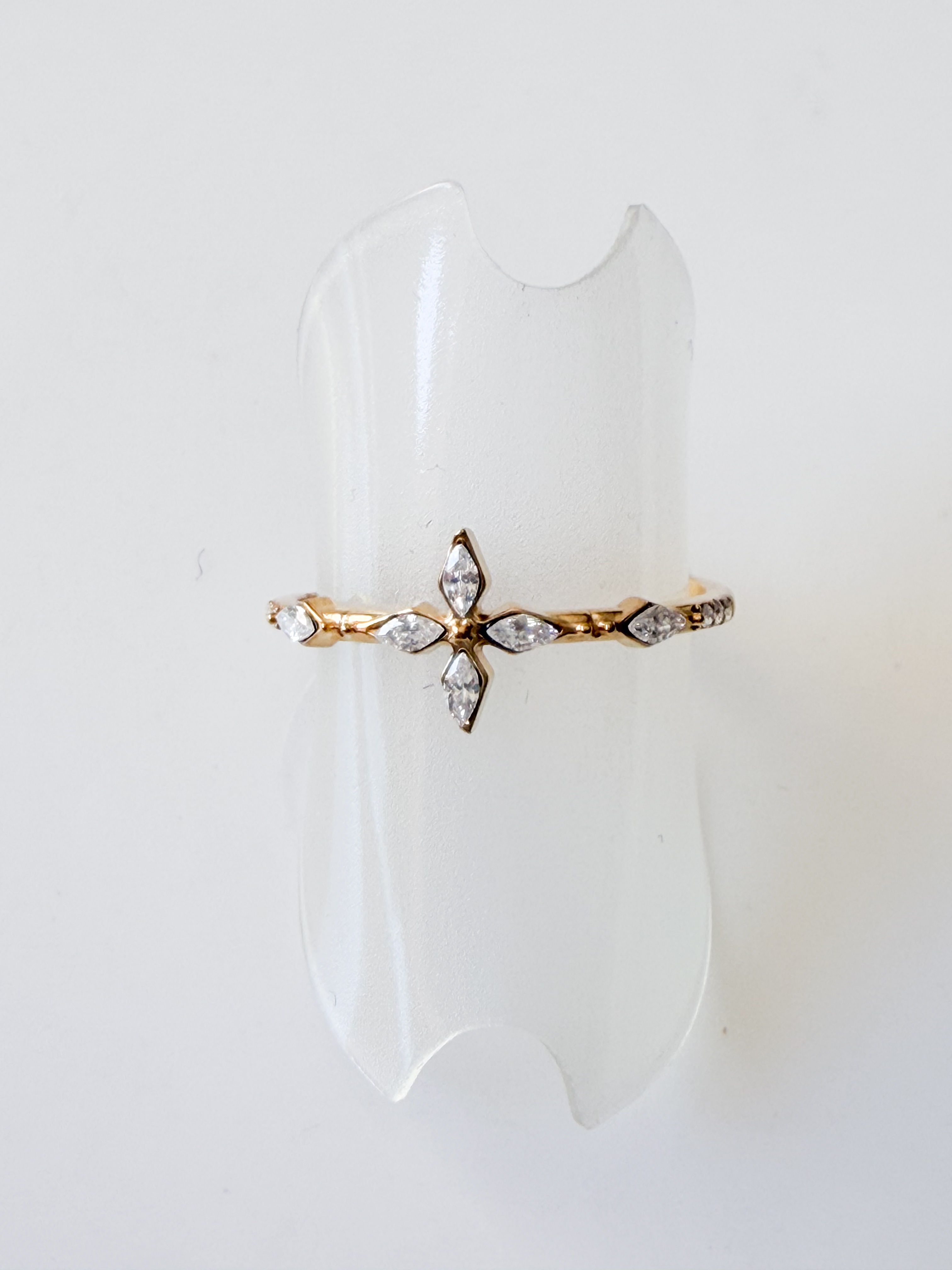 Bague fine fleurs strass doré