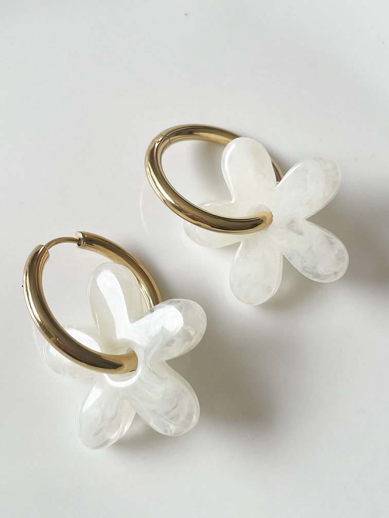 Boucles créoles fleurs banc doré