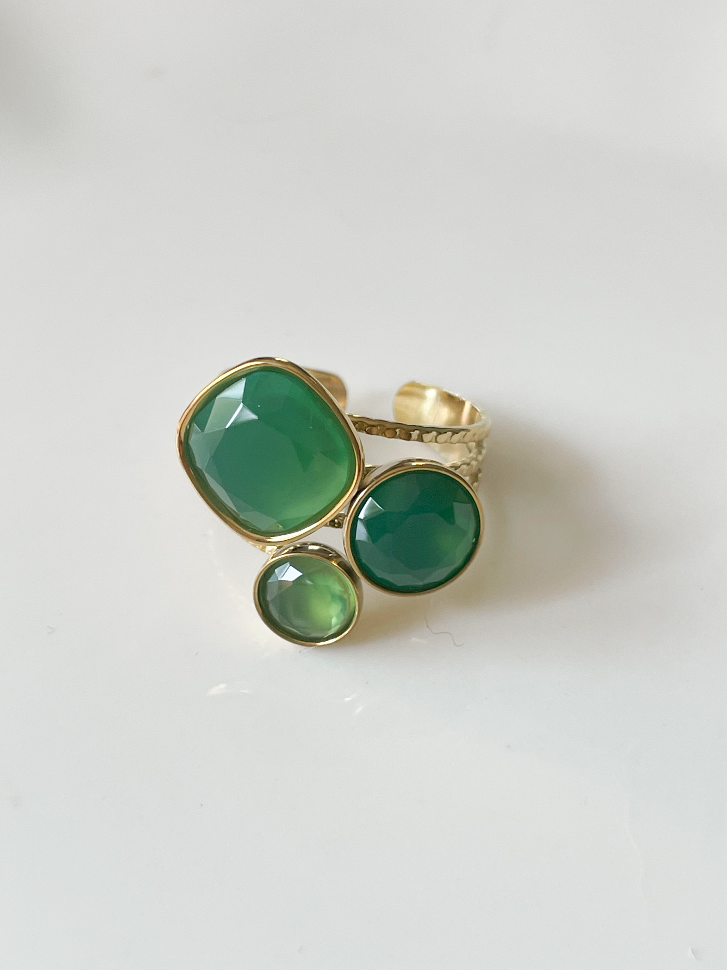 Bague Cristal pierre vert doré