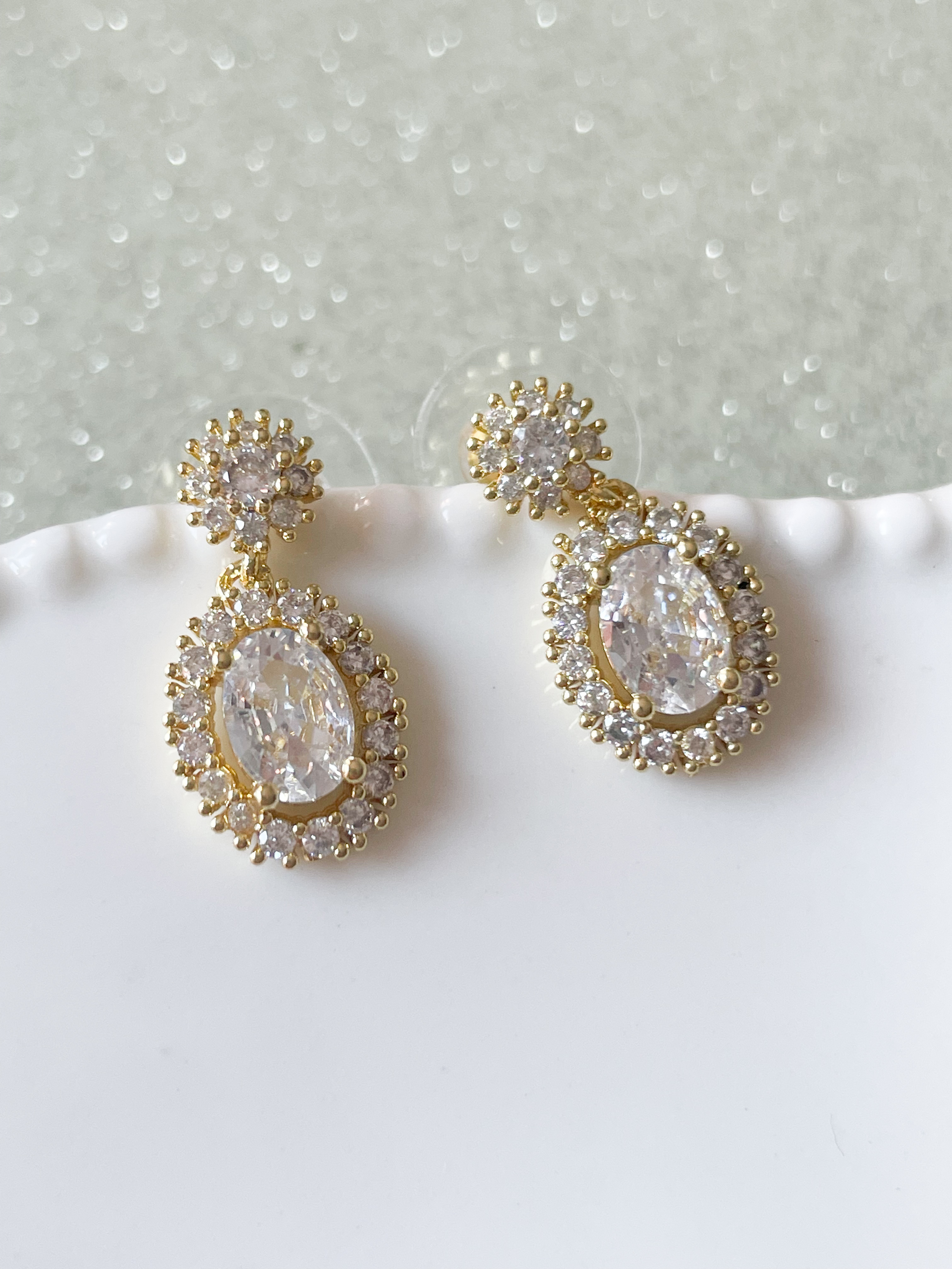 boucles Bétanie strass blancs doré