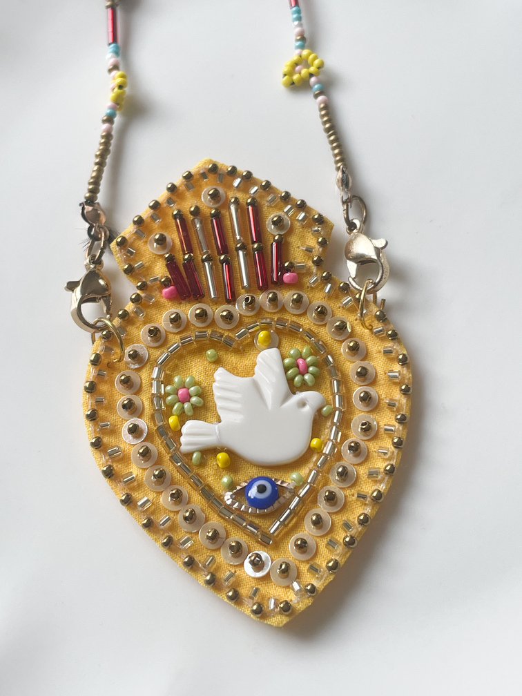 Collier Mexicain coeur oiseau jaune doré