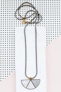 collier Mattéo marbre de Shlomit Ofir